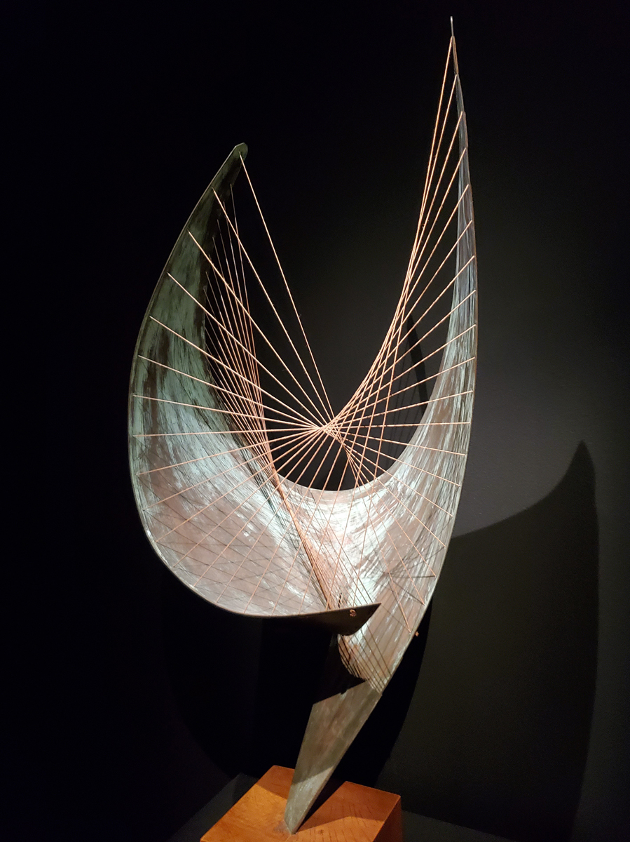 050 Barbara Hepworth