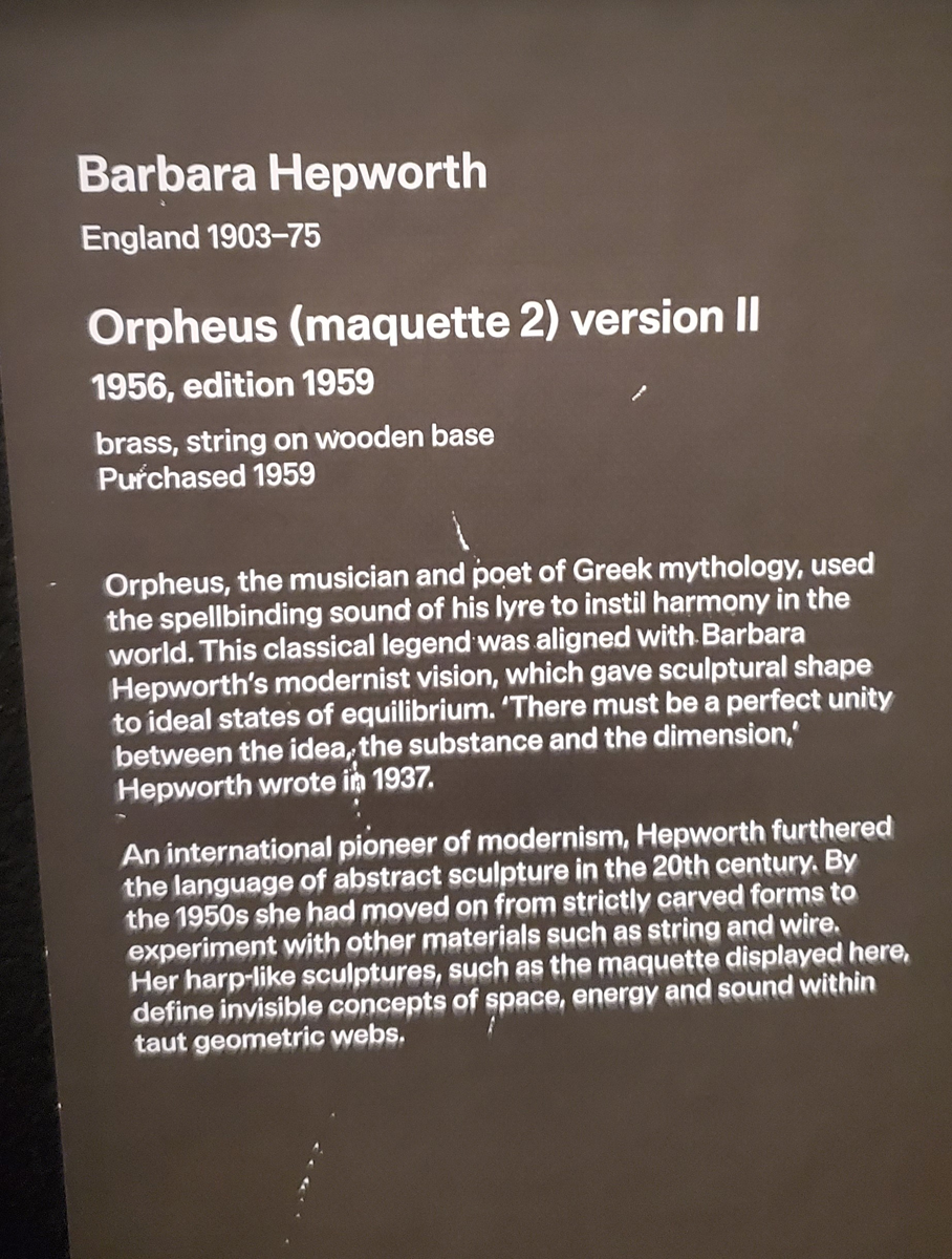 051 Barbara Hepworth